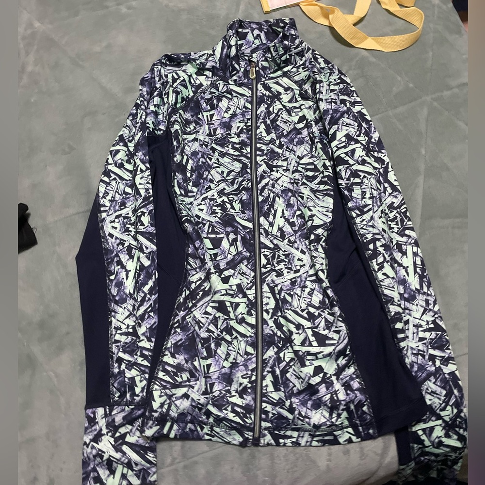 Workout jacket size L